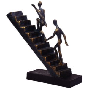 "עולים לפסגה" - פסל אומנותי